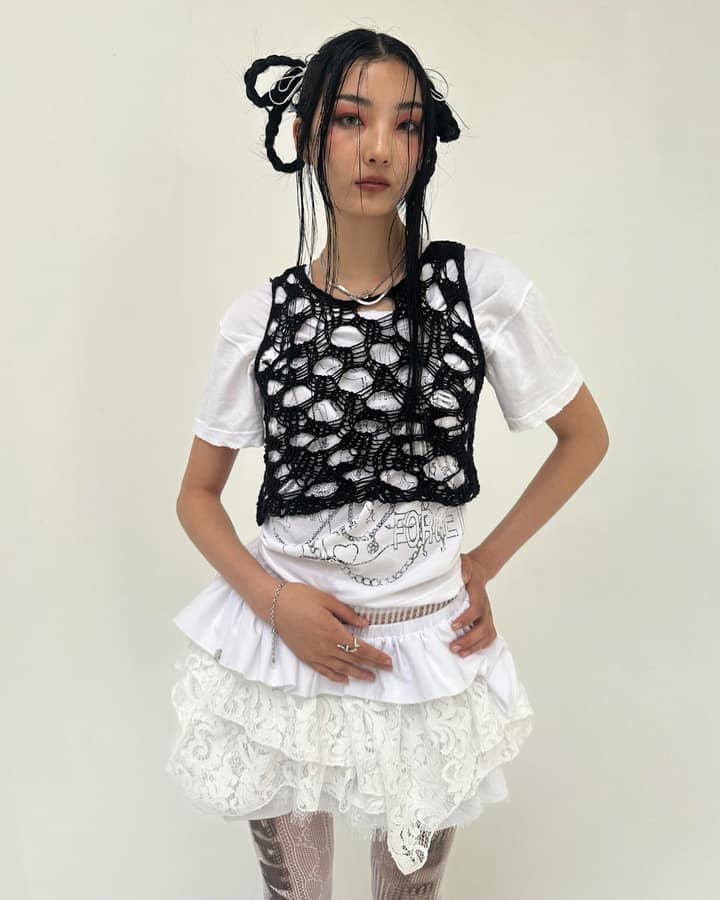 DOLL IN RUINS SKIRT