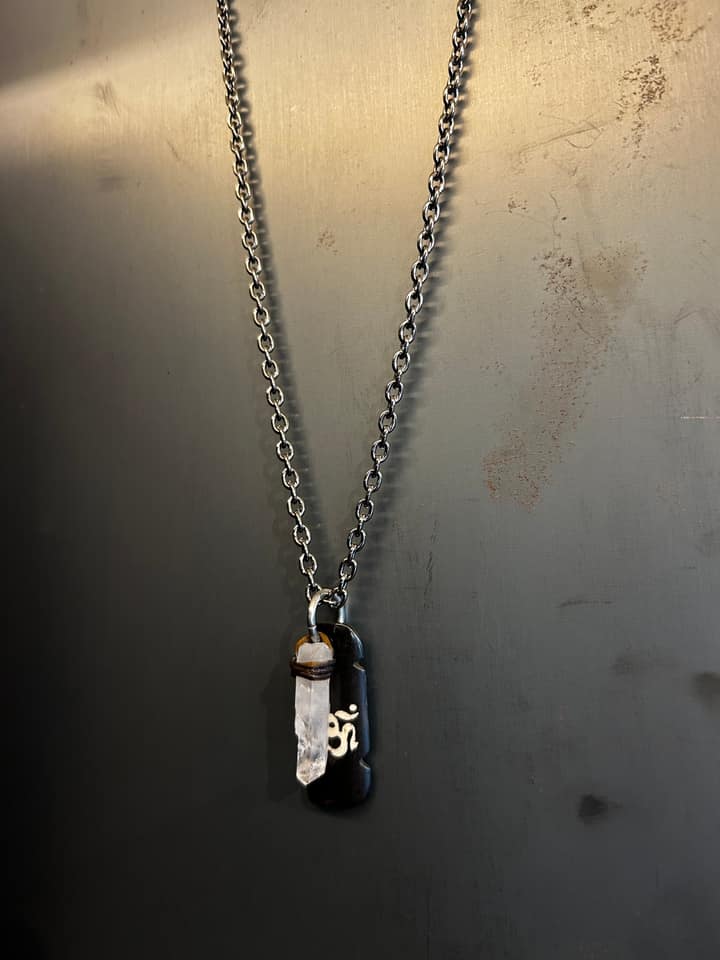 OMQ necklace 