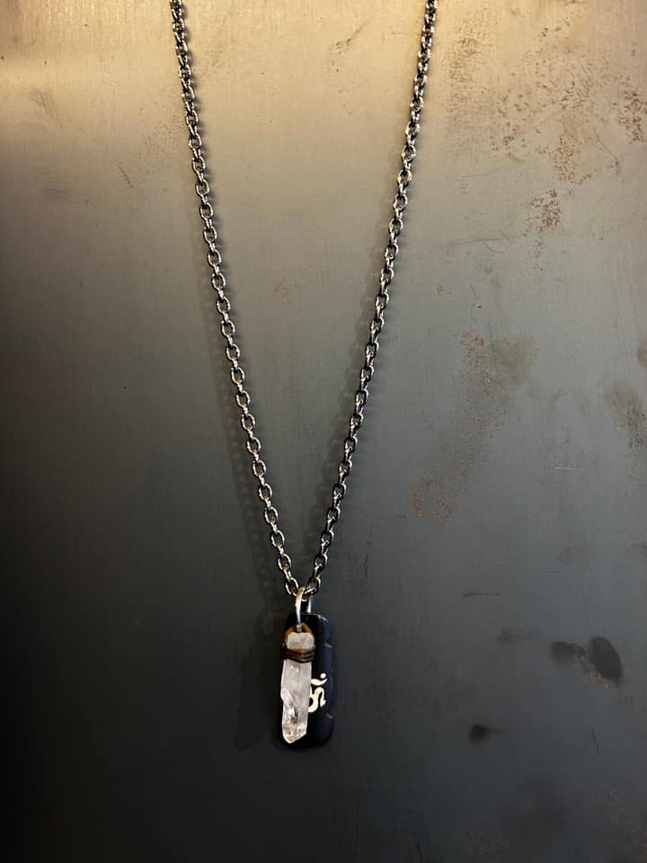 OMQ necklace 