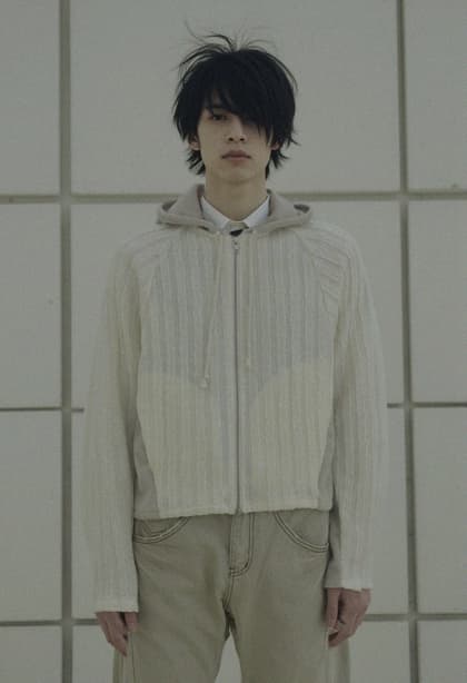 Whale hood zip-up