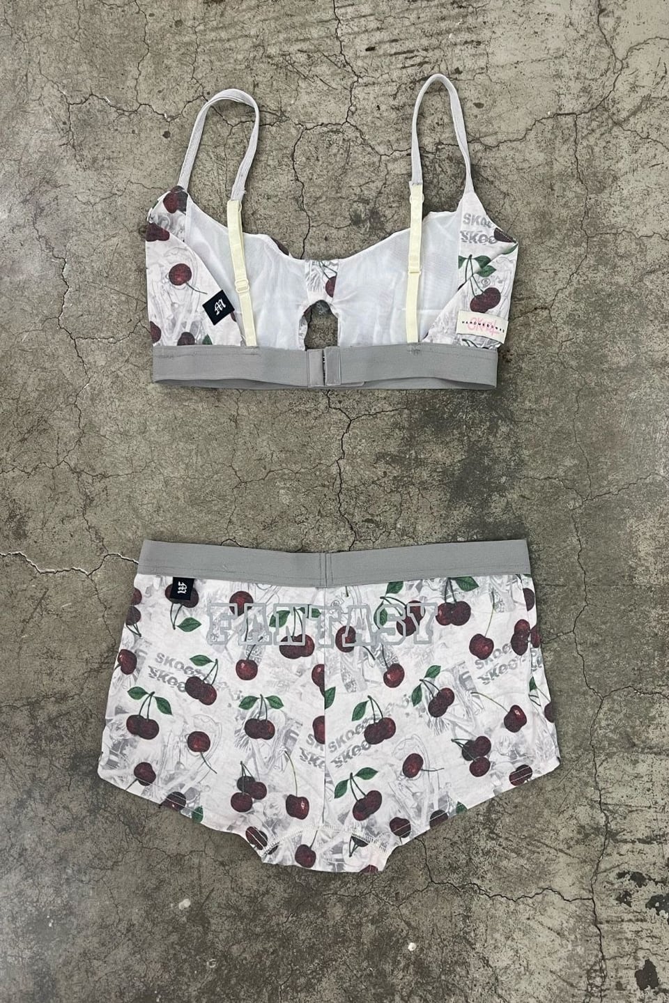 FANTASY PANTY SET CHERRY