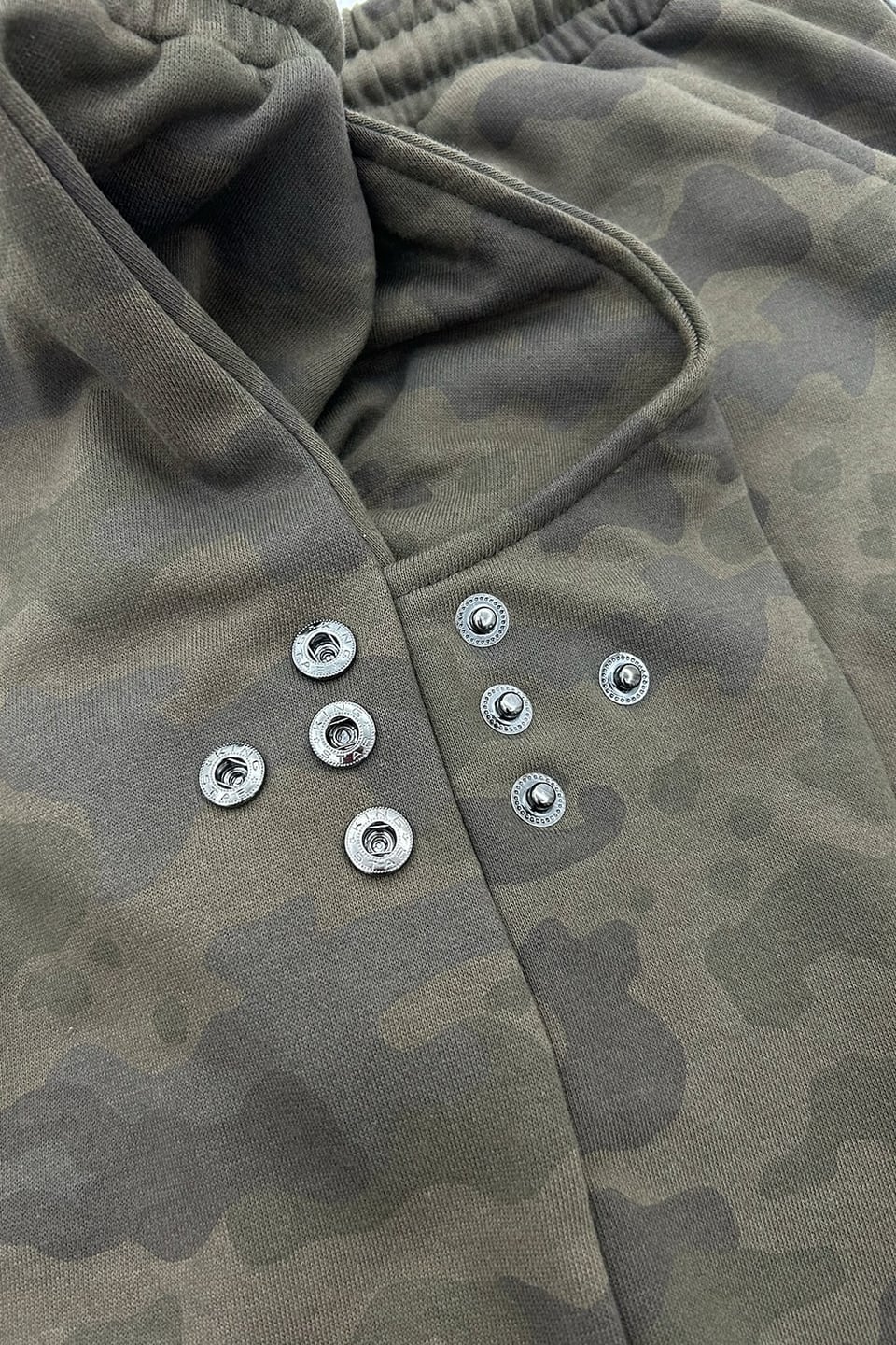 I3_KHAKI