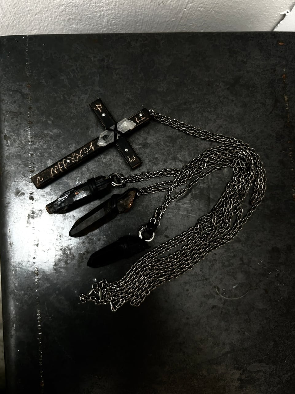 Unbalance smoky quartz necklace