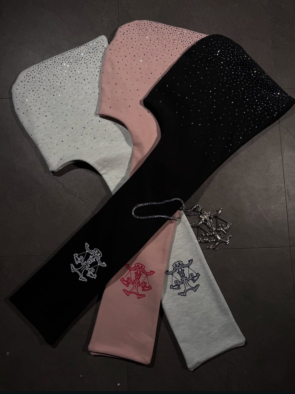 Crystal hooded scarf (Black)