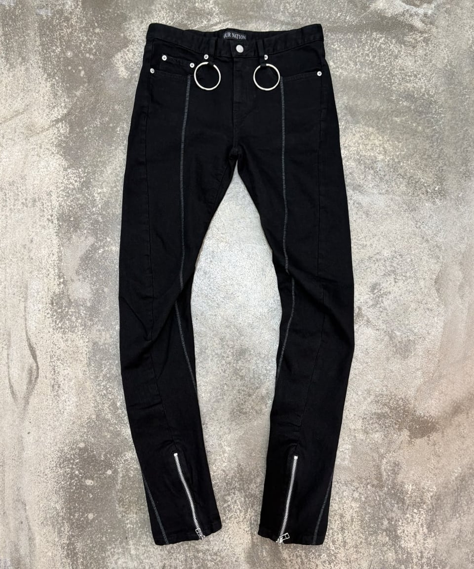 CURVED O-RING JEANS
