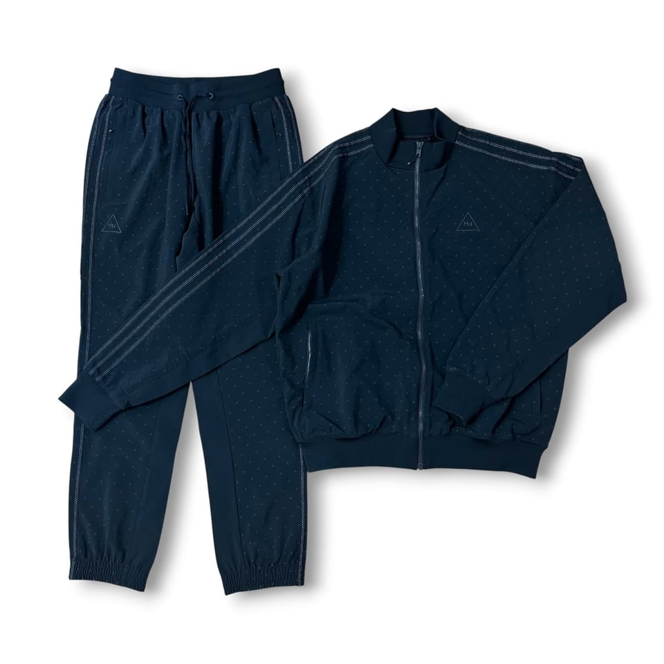 アディダス × ファレル・ウィリアムス HU トライアングル トラック セットアップ