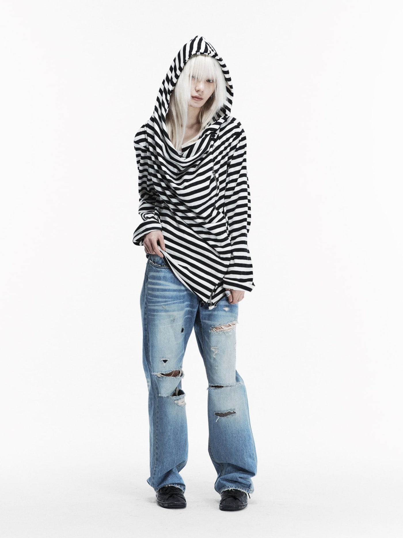 PATCHWORK TWISTED STRAIGHT DENIM PANTS (LIGHT BLUE) 상세 이미지 3