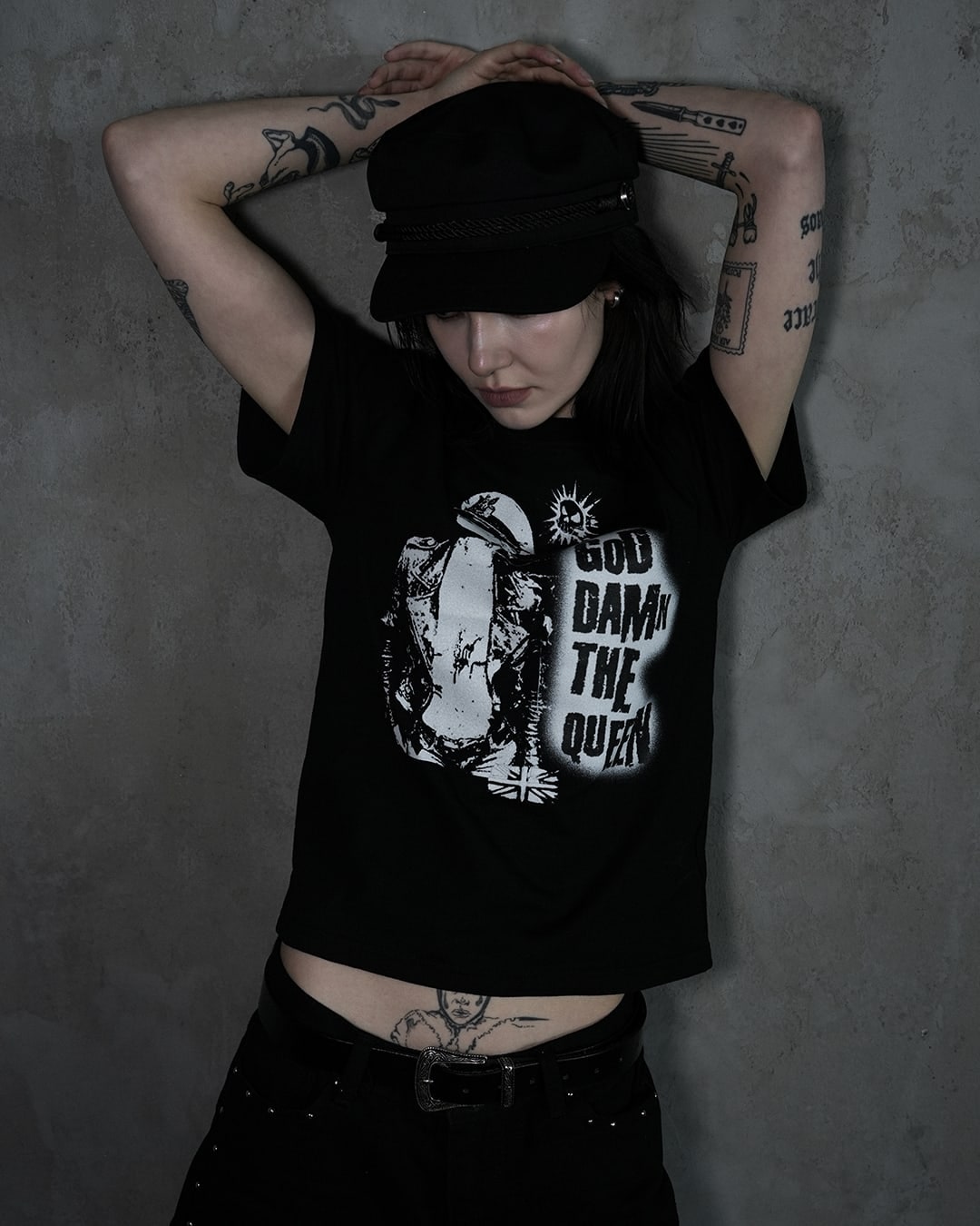 Pistols Tee (BLACK) 상세 이미지 2