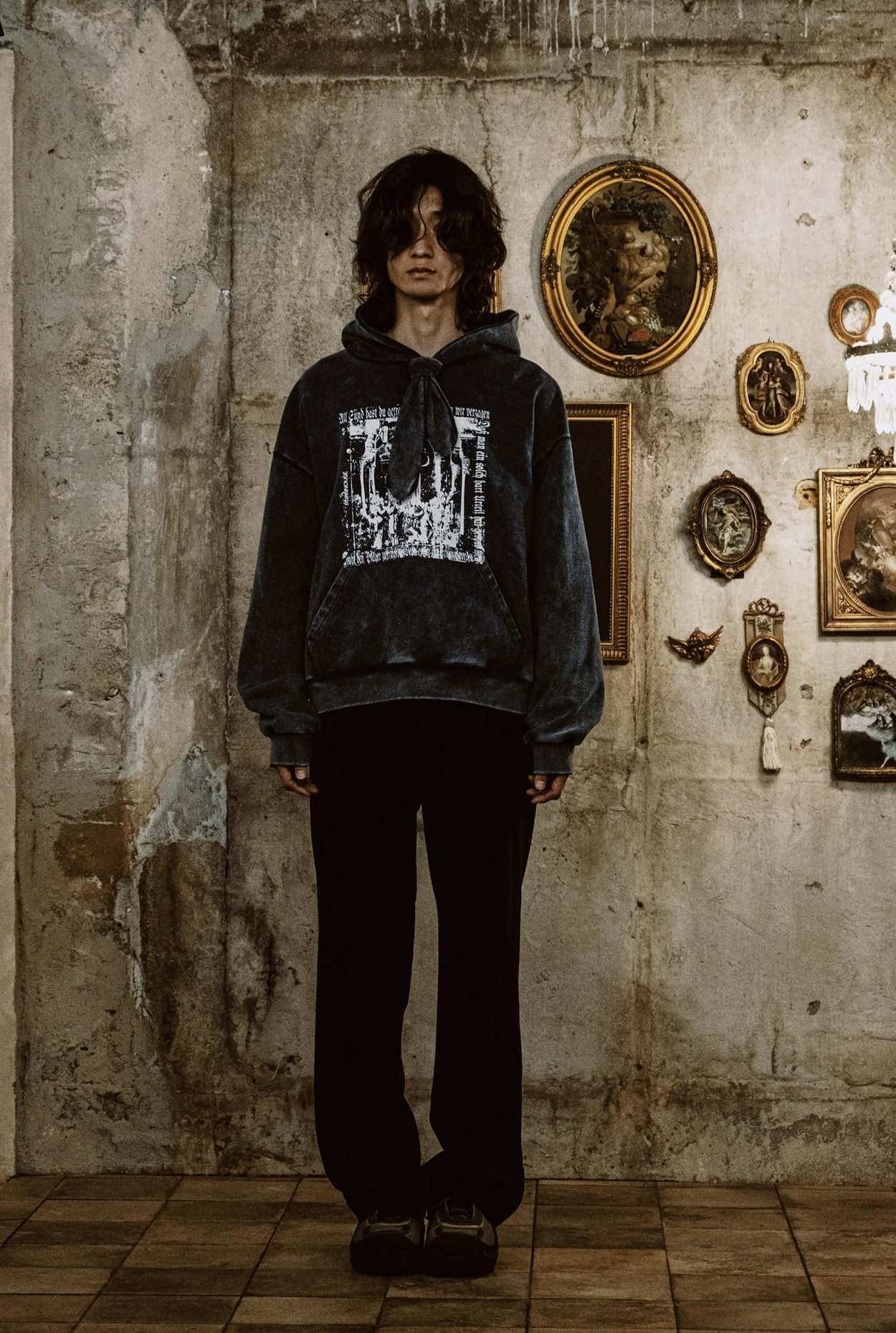 COTTON FADED WASHED FAKE SCARF HOODIE (NAVY) 상세 이미지 5