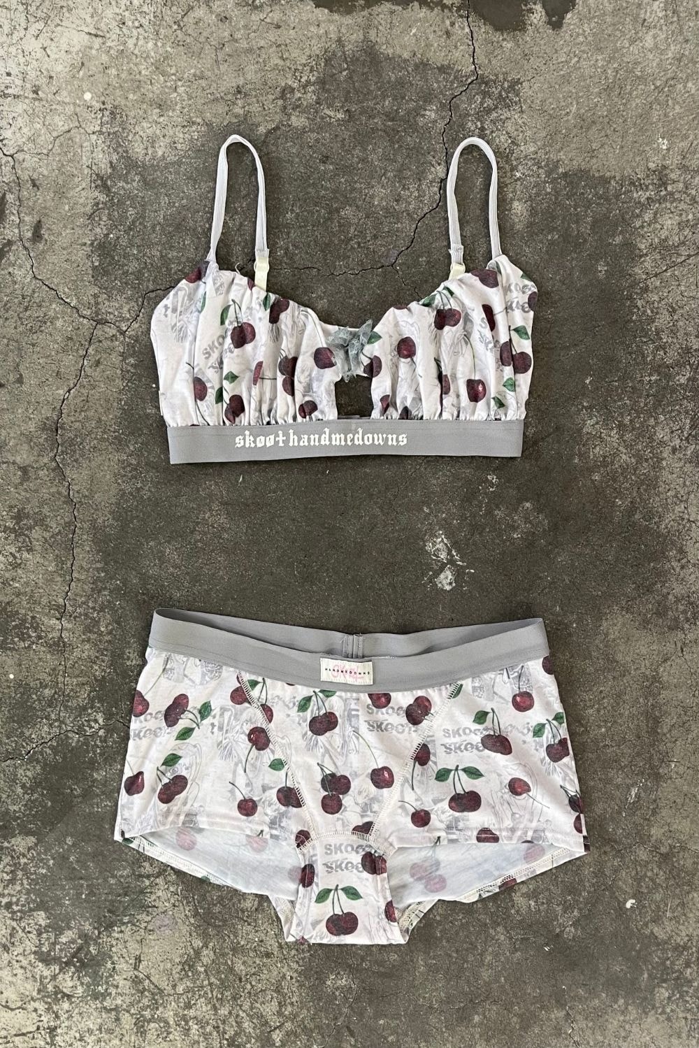 FANTASY PANTY SET CHERRY