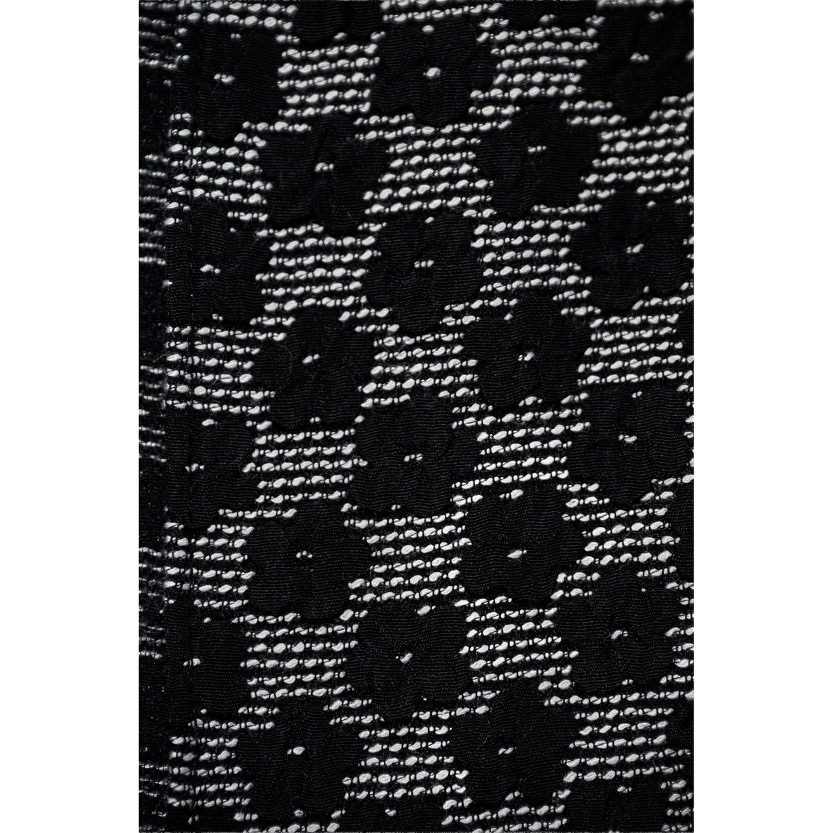 No.203 Black Delicato