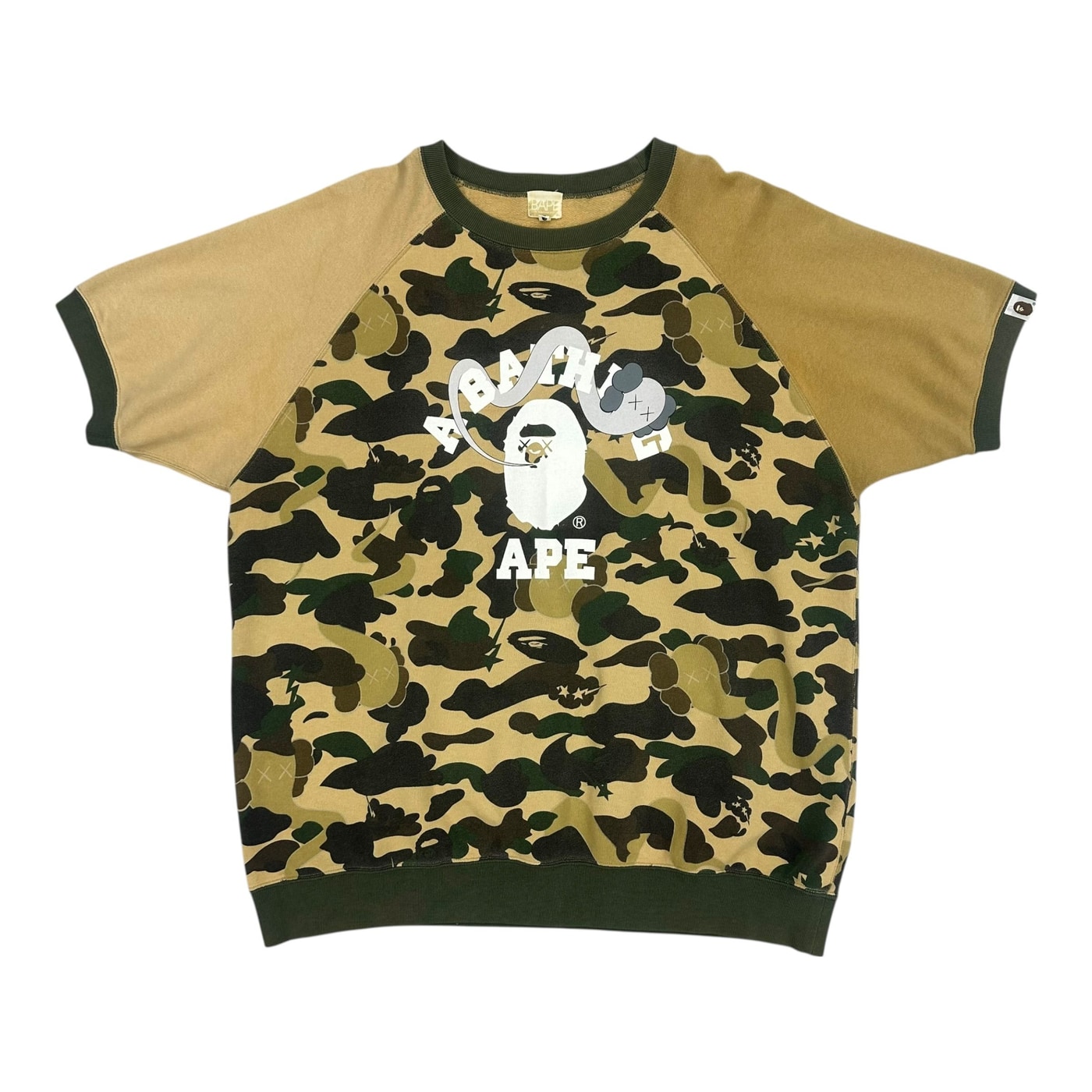 Bape x Kaws 首次迷彩弯曲短袖圆领衫