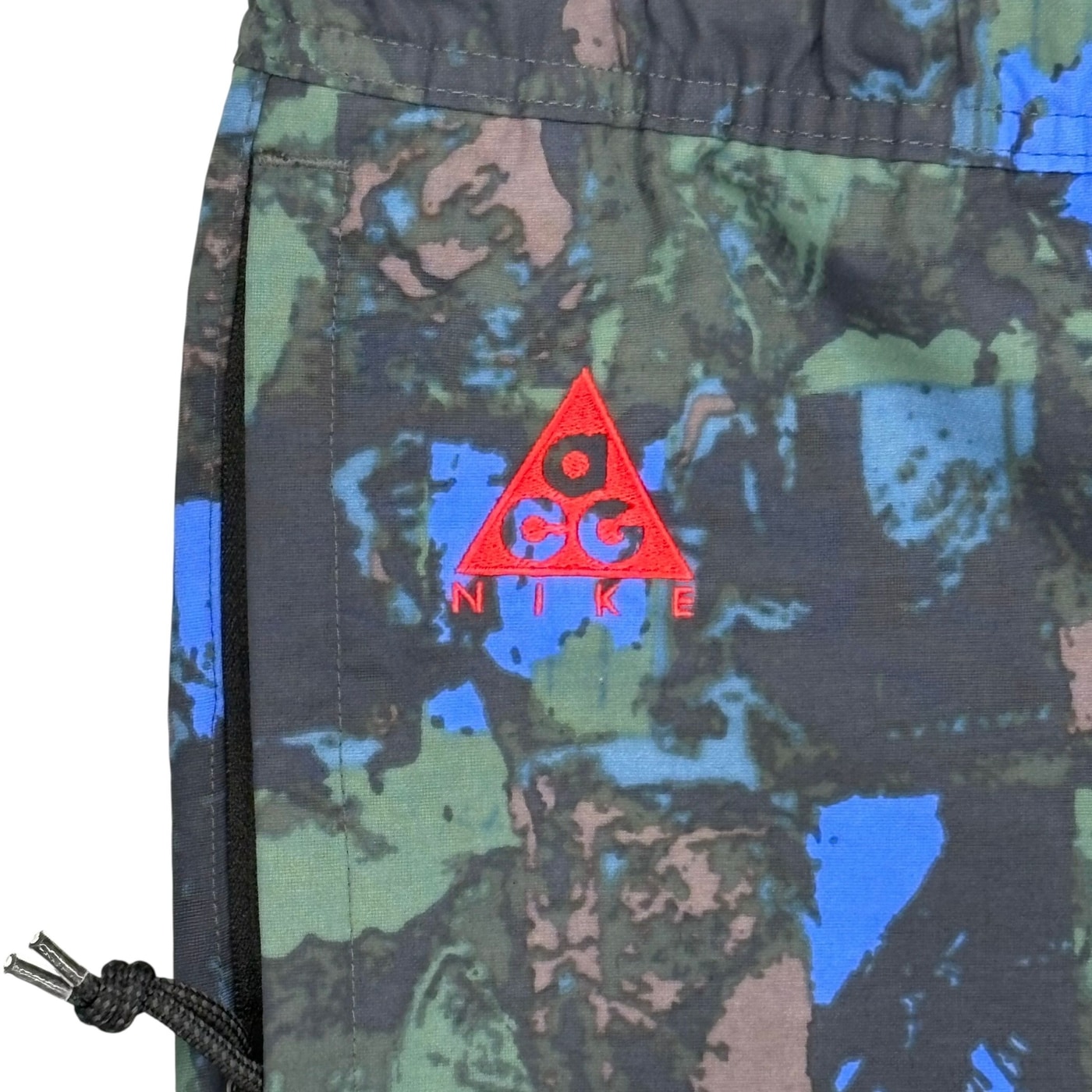 NIKE ACG Camouflage Cargo Pants