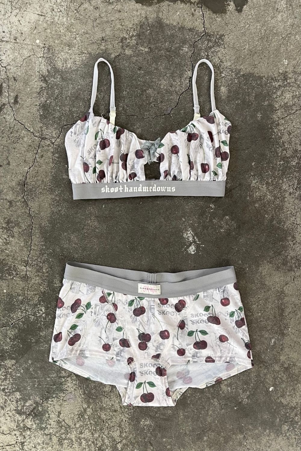 FANTASY PANTY SET CHERRY